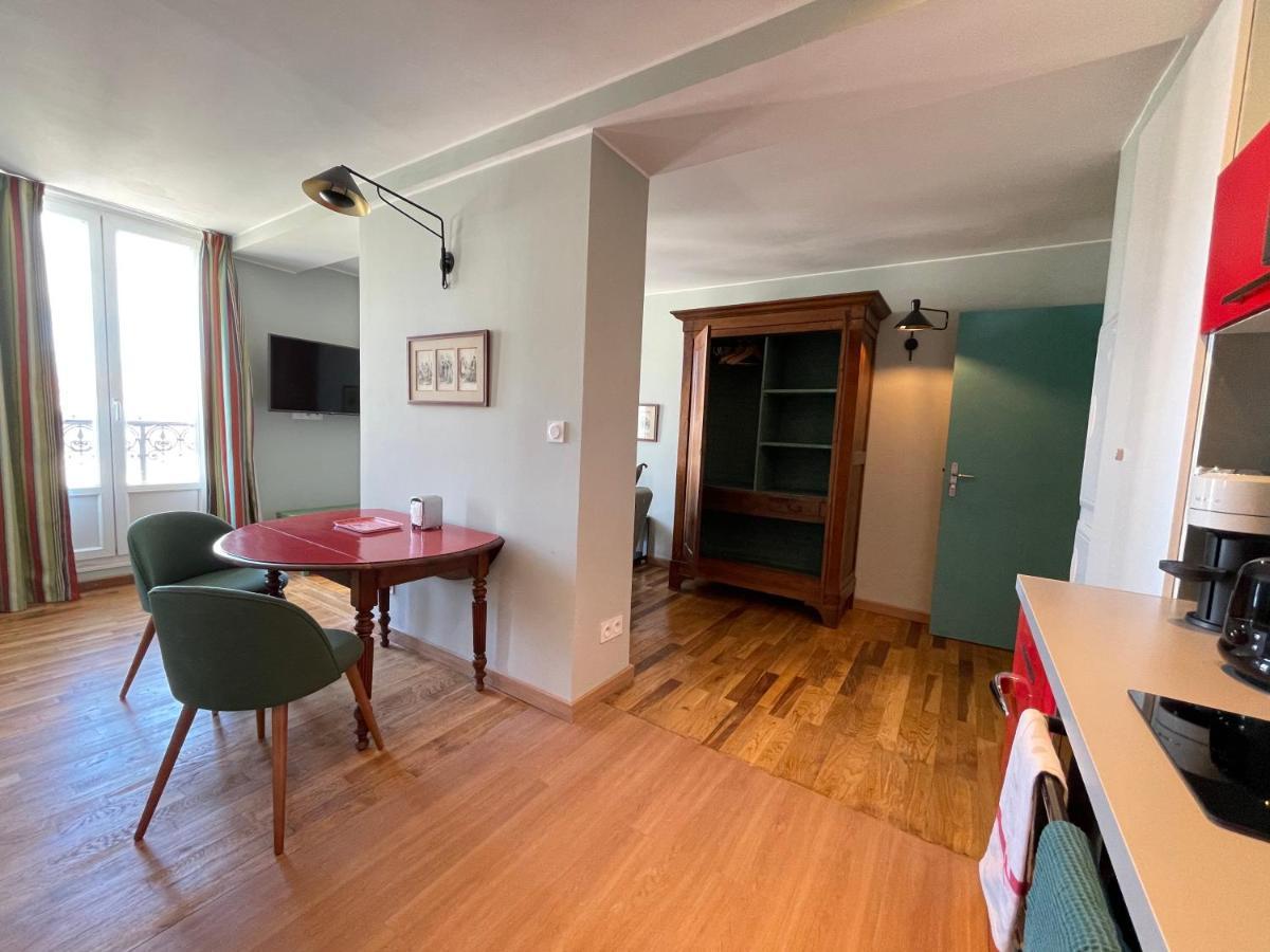 Appartement Mignon Calme Douillet Ascenseur Clim Etage Eleve Proche Parking Et Toutes Commodites Au Coeur Du Toulon Historique Zewnętrze zdjęcie