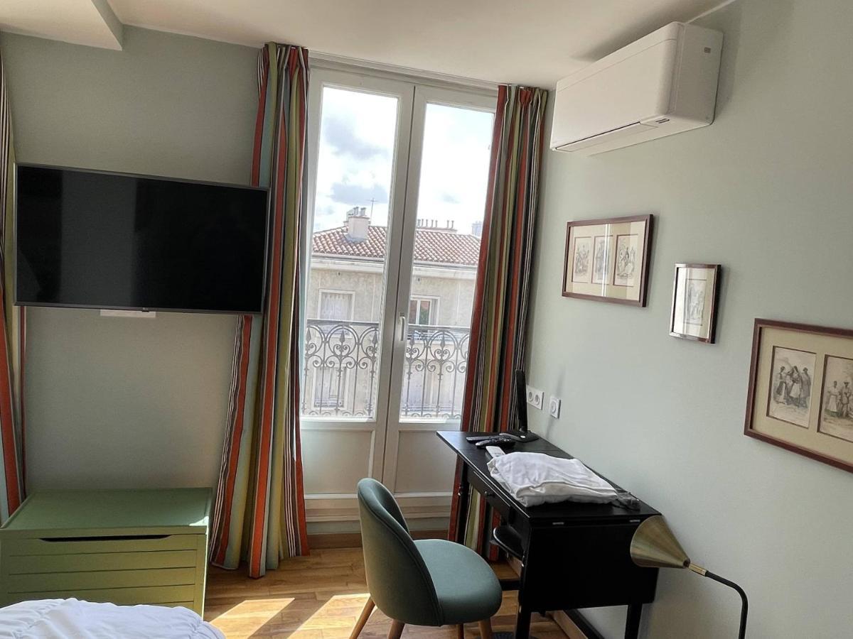 Appartement Mignon Calme Douillet Ascenseur Clim Etage Eleve Proche Parking Et Toutes Commodites Au Coeur Du Toulon Historique Zewnętrze zdjęcie