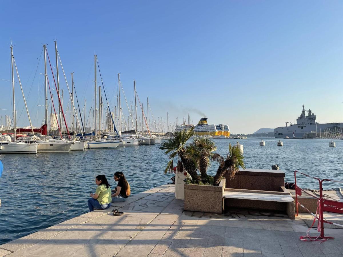 Appartement Mignon Calme Douillet Ascenseur Clim Etage Eleve Proche Parking Et Toutes Commodites Au Coeur Du Toulon Historique Zewnętrze zdjęcie