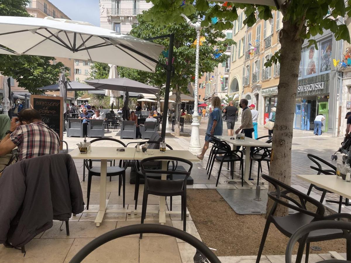 Appartement Mignon Calme Douillet Ascenseur Clim Etage Eleve Proche Parking Et Toutes Commodites Au Coeur Du Toulon Historique Zewnętrze zdjęcie