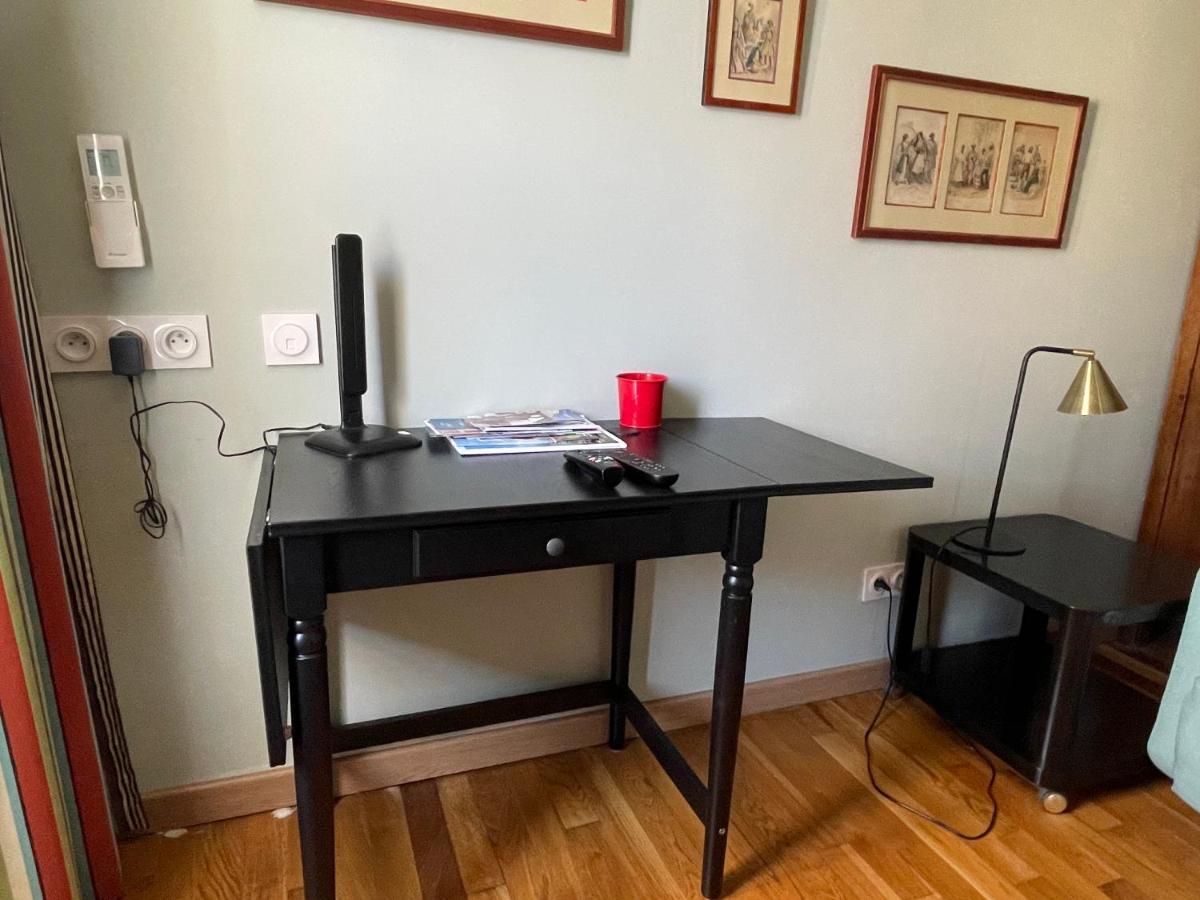 Appartement Mignon Calme Douillet Ascenseur Clim Etage Eleve Proche Parking Et Toutes Commodites Au Coeur Du Toulon Historique Zewnętrze zdjęcie