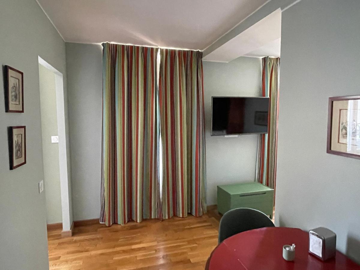 Appartement Mignon Calme Douillet Ascenseur Clim Etage Eleve Proche Parking Et Toutes Commodites Au Coeur Du Toulon Historique Zewnętrze zdjęcie